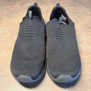 Skechers Ultra Flex Sz 9.5 Black Slipon Shoes Sneakers